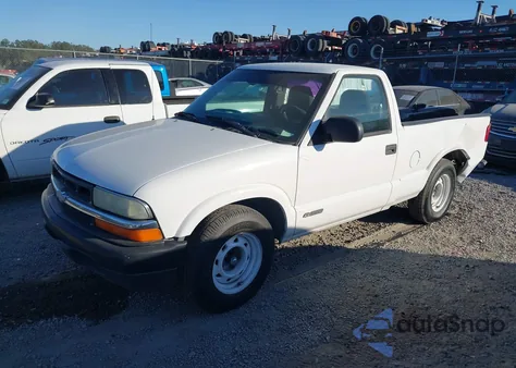 2002 Chevrolet S-10 z USA, uszkodzony, nr VIN 1GCCS145828207663